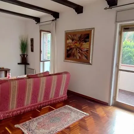 Elegante A Apartment